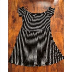 American Eagle Outfitters Dresses - American Eagle Black & White Stripped Dress Large American Eagle Outfitters Dresses - American Eagle Black & White Stripped Dress Large